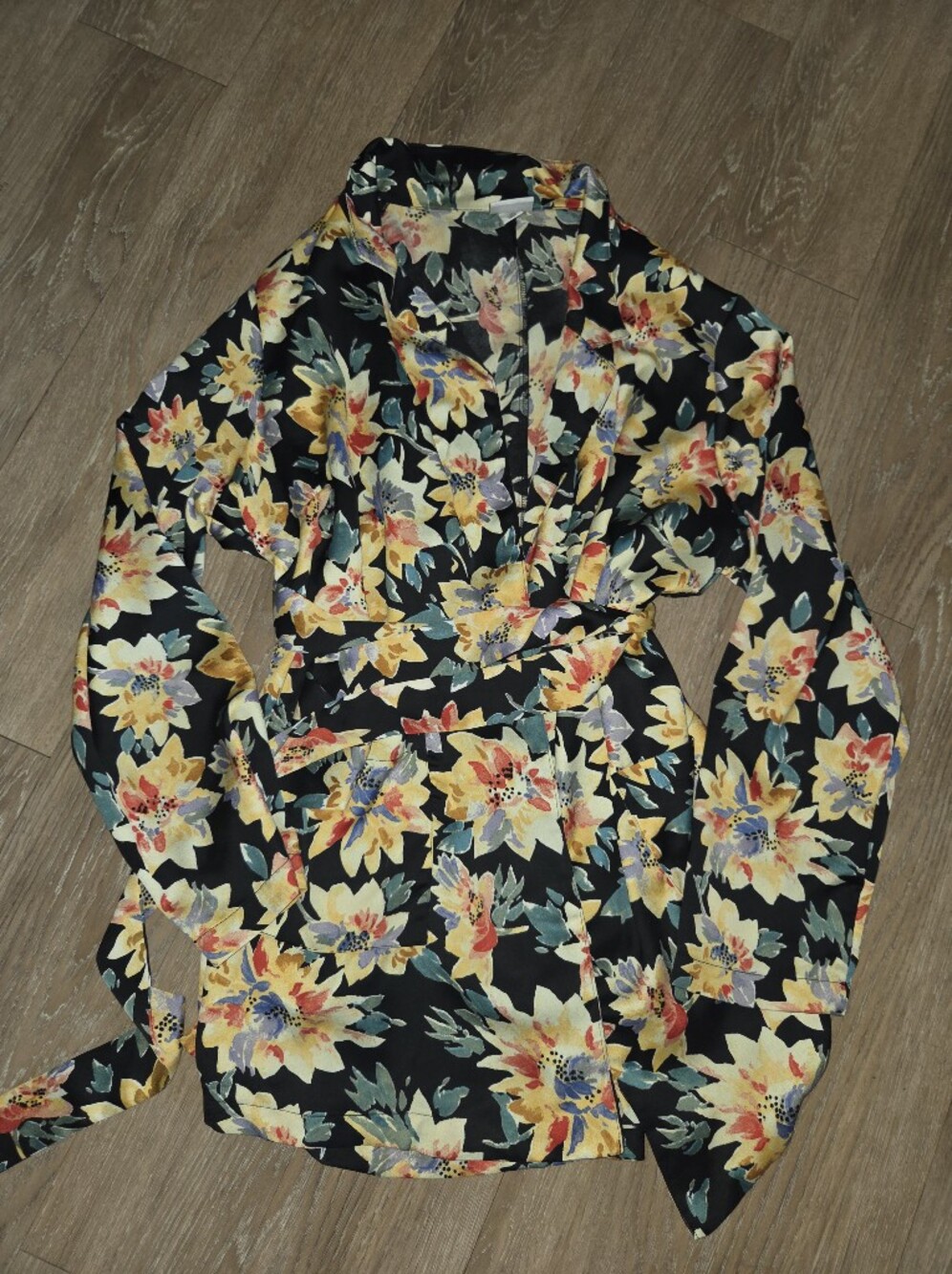 Ava & Viv Black Robe with Yellow Floral Print Womens Sz 1x